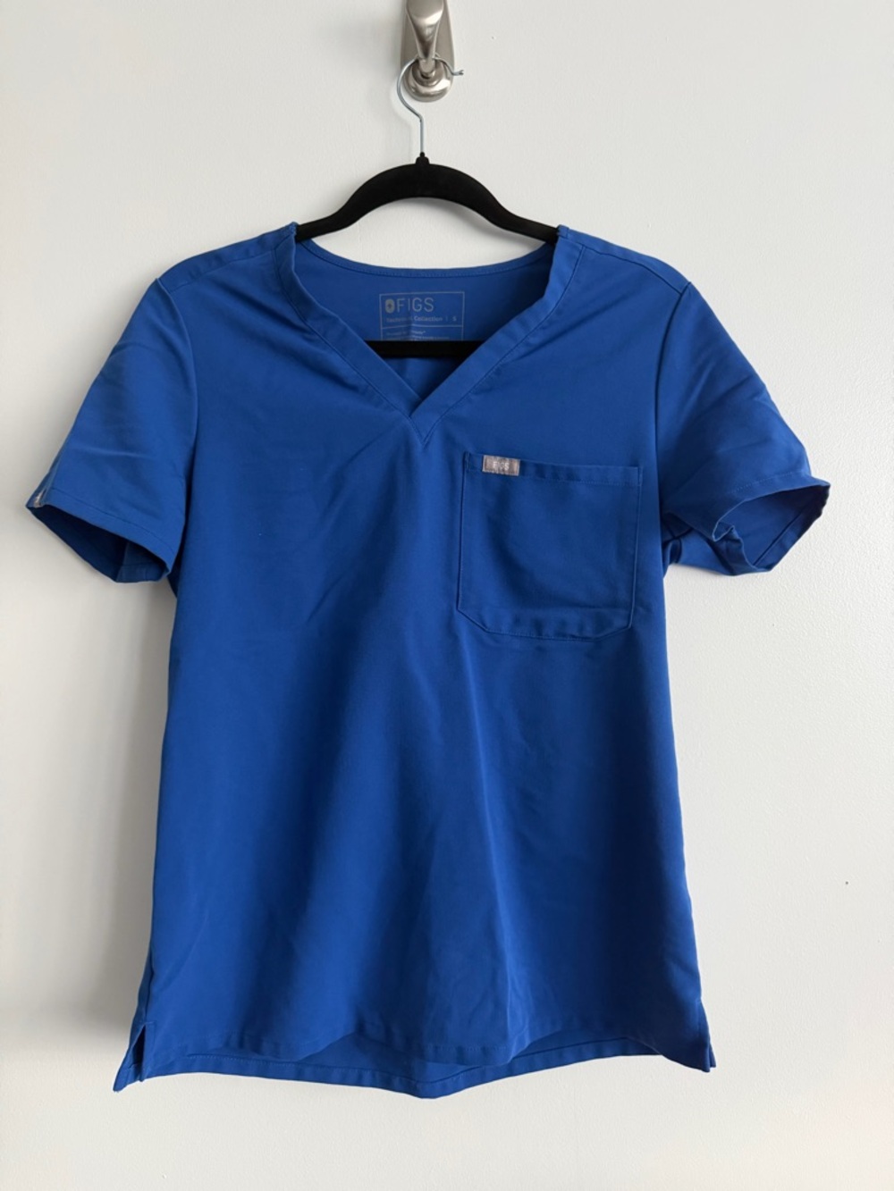 Figs V-Neck Scrub Top in Winning Blue